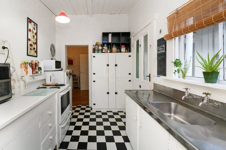 Photo of property in 9 Lambert Street, Marton, 4710