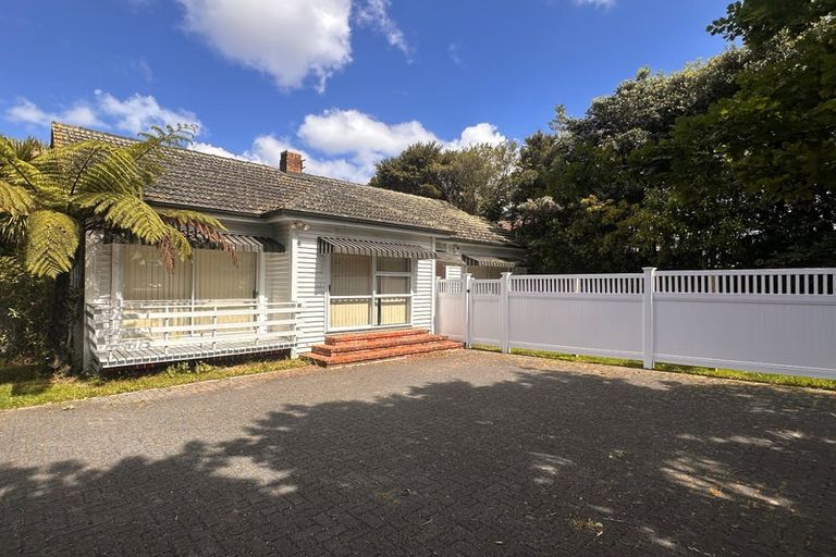 Photo of property in 17 Selwyn Road, Manurewa, Auckland, 2102
