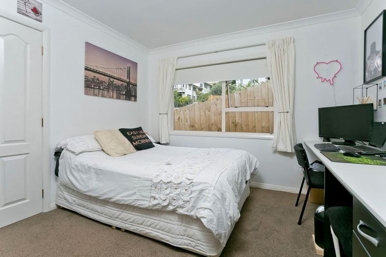 Photo of property in 9 Falstone Lane, Browns Bay, Auckland, 0630