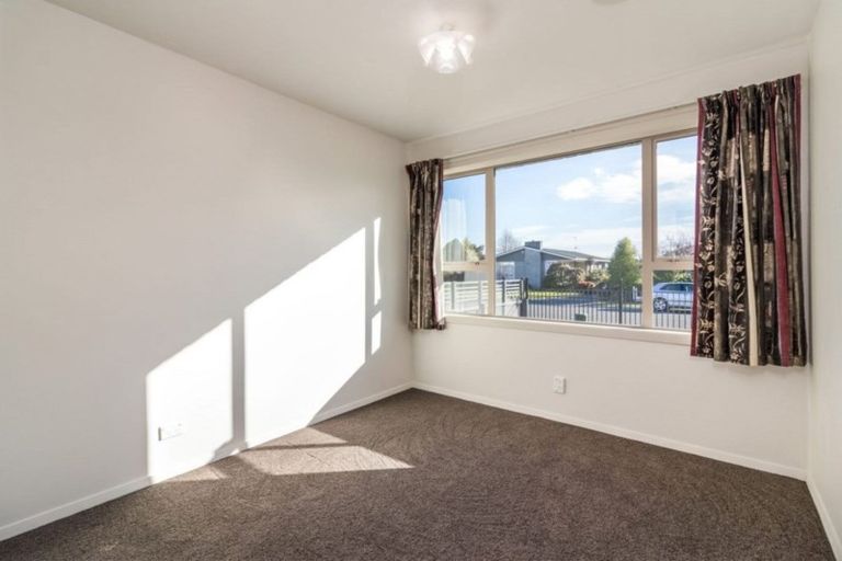 Photo of property in 30 Eglinton Street, Avondale, Christchurch, 8061