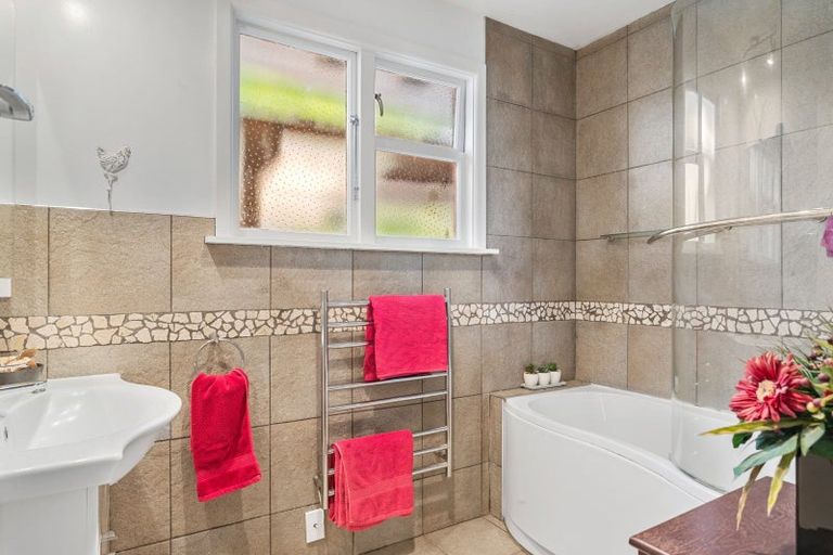 Photo of property in 104 Main North Road, Woodend, 7610