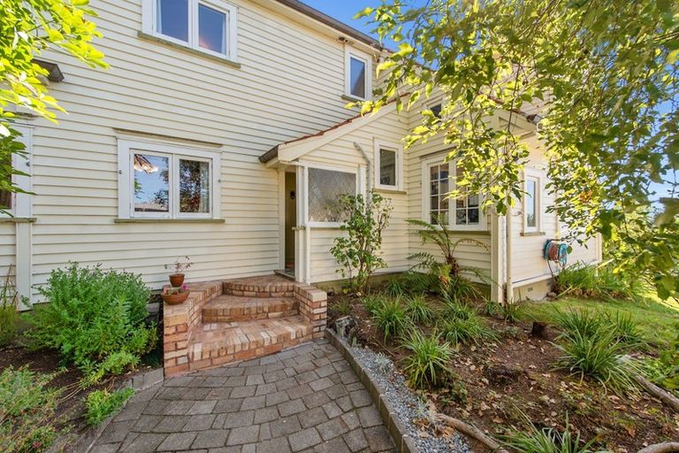 Photo of property in 82 Lake Crescent, Hamilton Lake, Hamilton, 3204