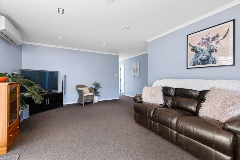 Photo of property in 9 Regent Place, Blagdon, New Plymouth, 4310