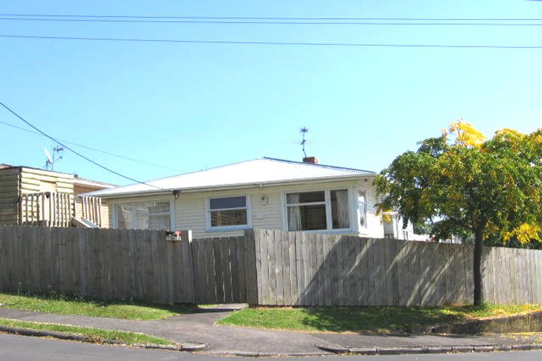 Photo of property in 20 Blease Street, New Lynn, Auckland, 0600