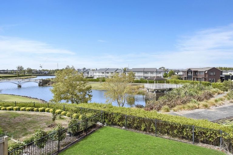 Photo of property in 18 Edgewater Drive, Karaka, Papakura, 2113