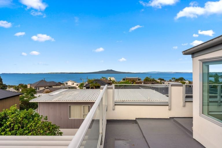 Photo of property in 5b Rahopara Street, Castor Bay, Auckland, 0620