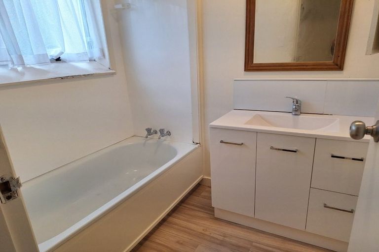 Photo of property in 1/57a Wallace Road, Papatoetoe, Auckland, 2025