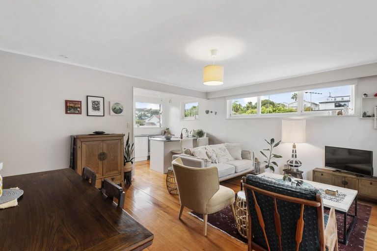 Photo of property in 4/20 Penning Road, Castor Bay, Auckland, 0620