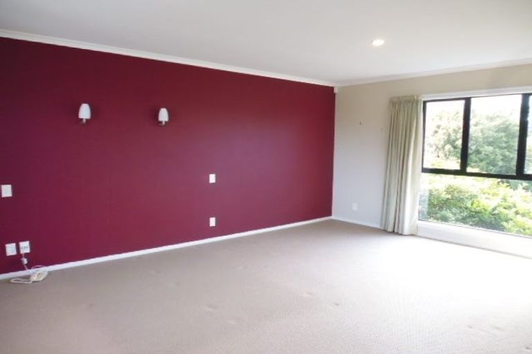 Photo of property in 32 Camellia Terrace, Maungaraki, Lower Hutt, 5010