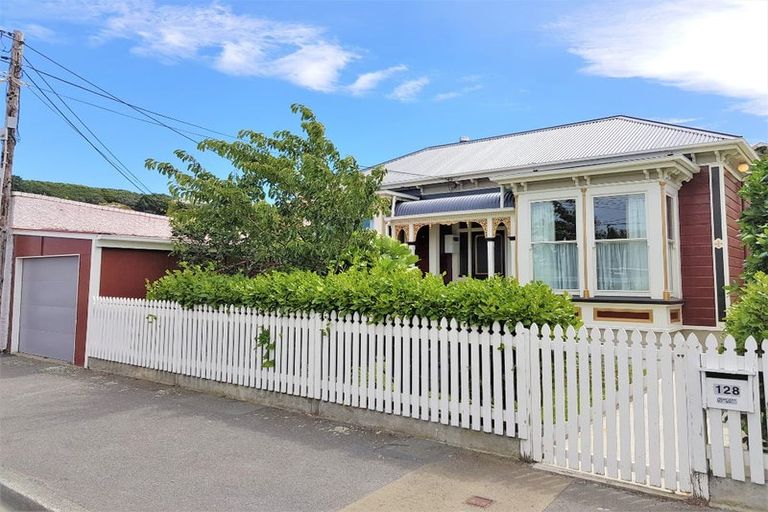 Photo of property in 128 Derwent Street, Island Bay, Wellington, 6023