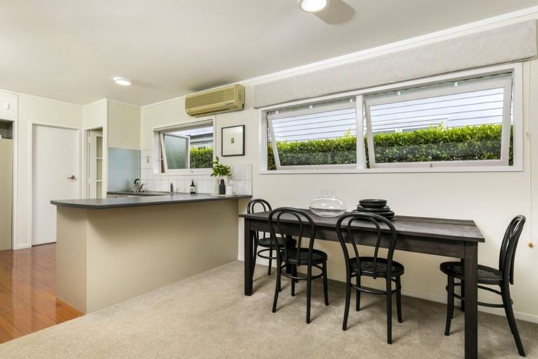 Photo of property in 2/134 Calliope Road, Stanley Point, Auckland, 0624