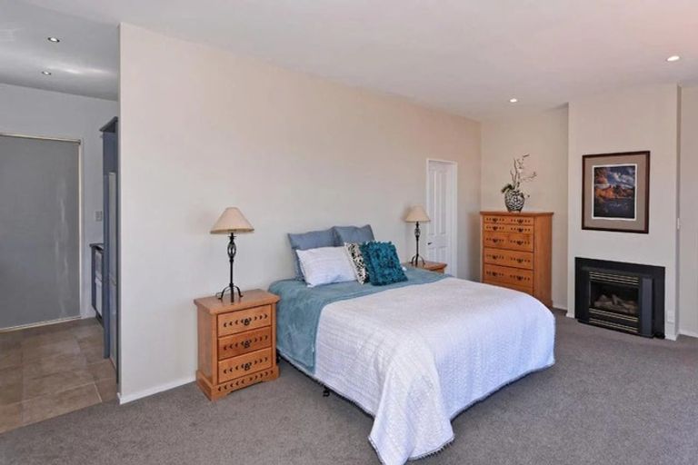 Photo of property in 28 Zeehaen Place, Britannia Heights, Nelson, 7010