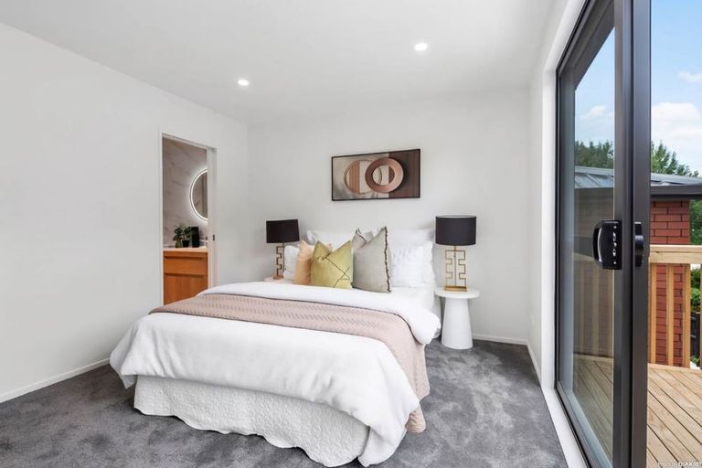 Photo of property in 6 Landsdale Place, Massey, Auckland, 0614