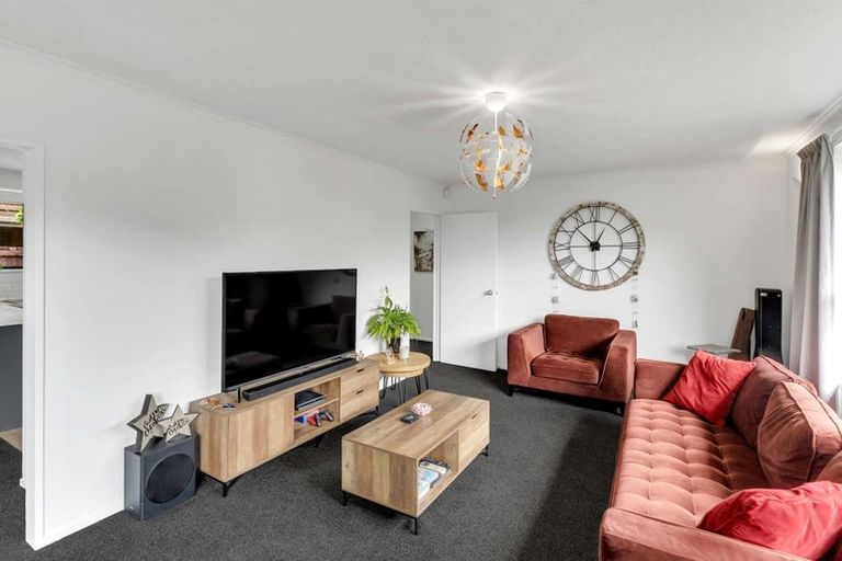 Photo of property in 1/42 Briarmont Street, Avondale, Christchurch, 8061