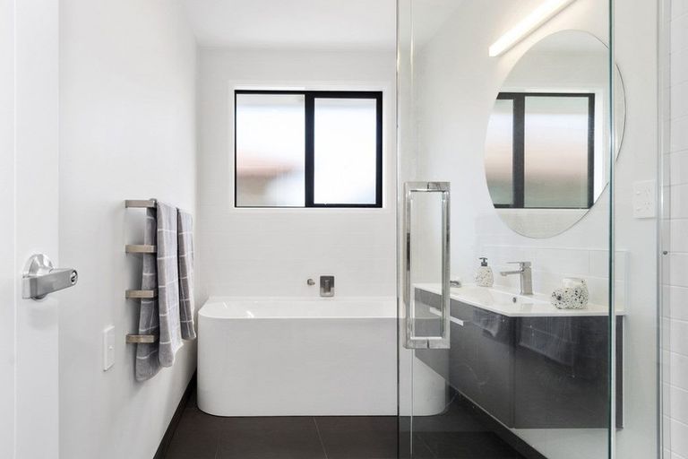 Photo of property in 32 Blacklock Road, Pyes Pa, Tauranga, 3112