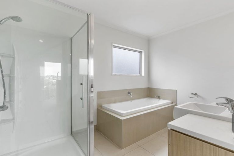 Photo of property in 135 Vipond Road, Stanmore Bay, Whangaparaoa, 0932