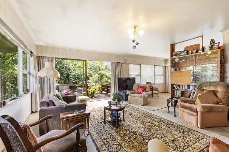 Photo of property in 40 Beach Road, Te Atatu Peninsula, Auckland, 0610