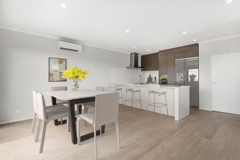 Photo of property in 4/1 Parapara Place, Albany, 0632