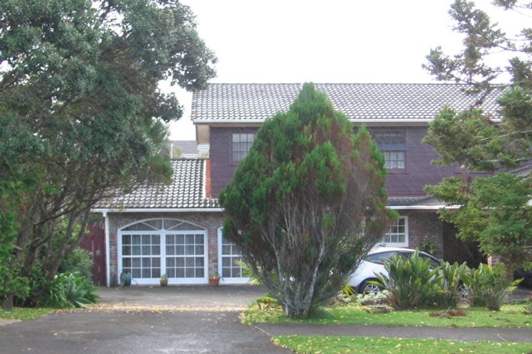 Photo of property in 1 Maxwelton Drive, Mairangi Bay, Auckland, 0630