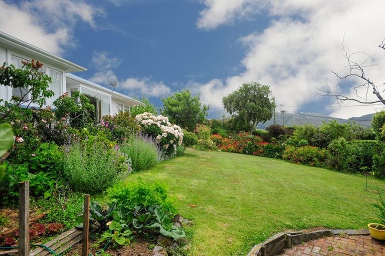 Photo of property in 15 Te Ra Crescent, Diamond Harbour, 8972