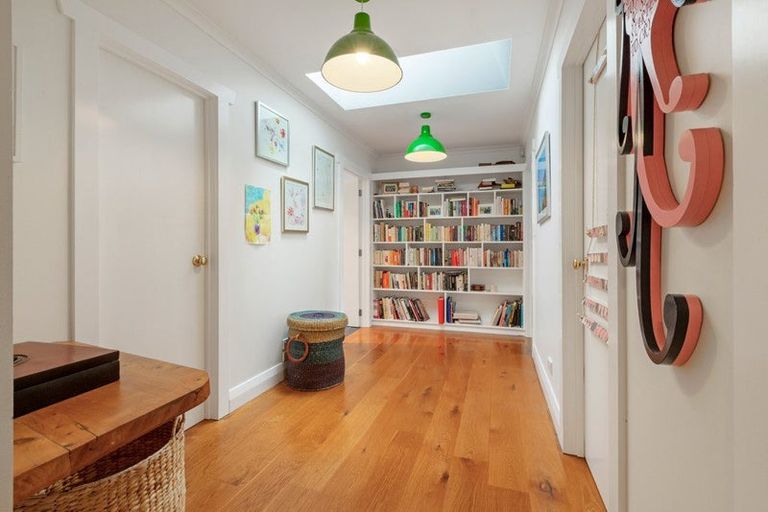 Photo of property in 40 Calais Terrace, Ostend, Waiheke Island, 1081