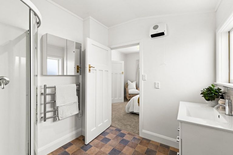 Photo of property in 14 Bay View Road, Bluff Hill, Napier, 4110