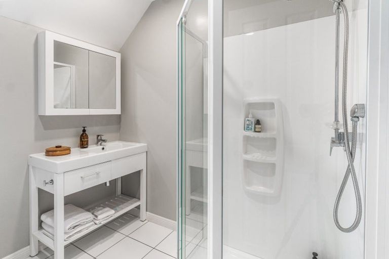 Photo of property in 37 Hardens Lane, Paremoremo, Auckland, 0632