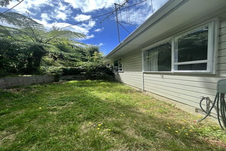 Photo of property in 14b Zande Terrace, Tawa, Wellington, 5028