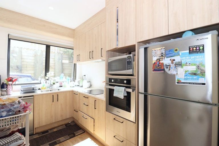 Photo of property in 3 Korokio Lane, Henderson, Auckland, 0612