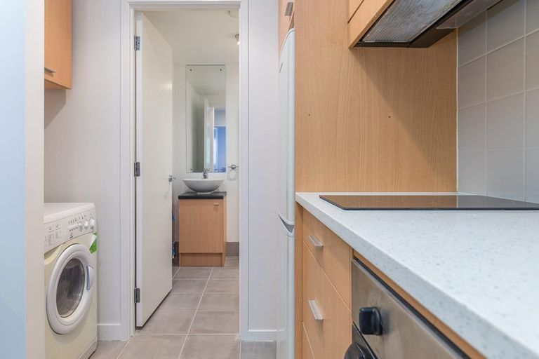 Photo of property in Kiwi On Queen Apartments, 211/421 Queen Street, Auckland Central, Auckland, 1010