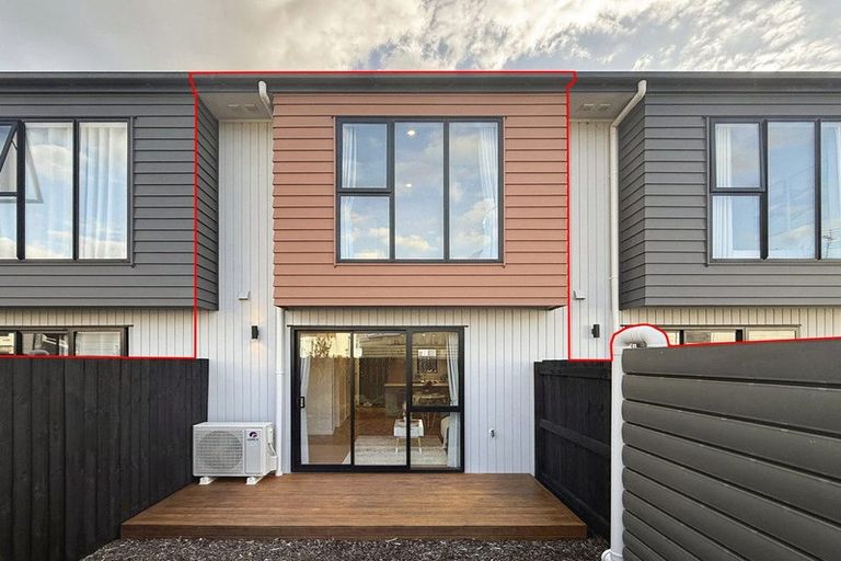 Photo of property in 5/17 Rewarewa Road, Te Atatu Peninsula, Auckland, 0610