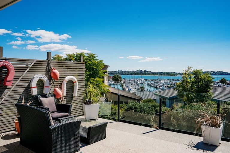 Photo of property in 2/89 Takutai Avenue, Half Moon Bay, Auckland, 2012