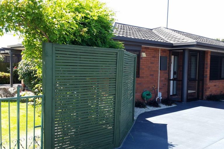 Photo of property in 37a Cardigan Bay Place, Addington, Christchurch, 8024