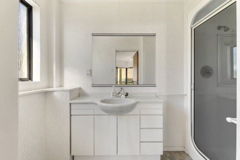 Photo of property in 76 Marine Parade, Mount Maunganui, 3116