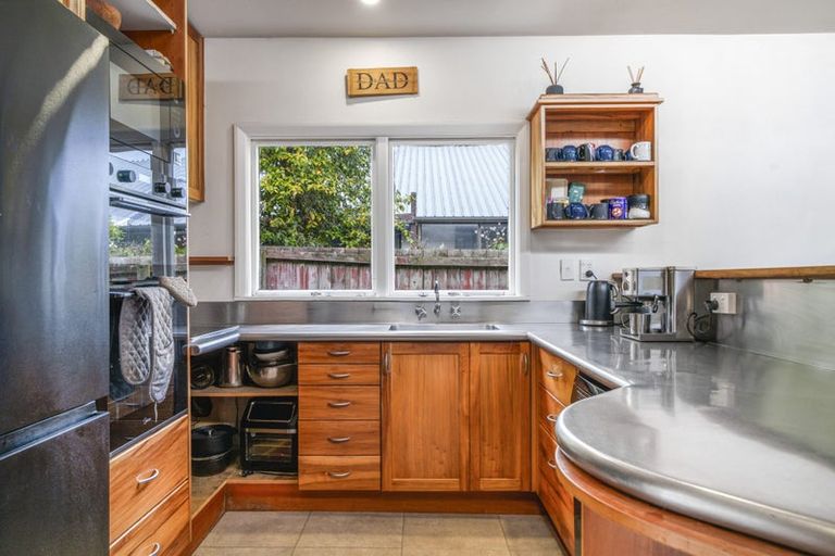 Photo of property in 182 Main North Road, Redwood, Christchurch, 8051