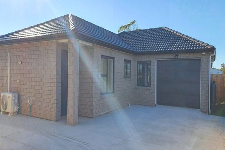 Photo of property in 28 Allen Street, Mangere East, Auckland, 2024