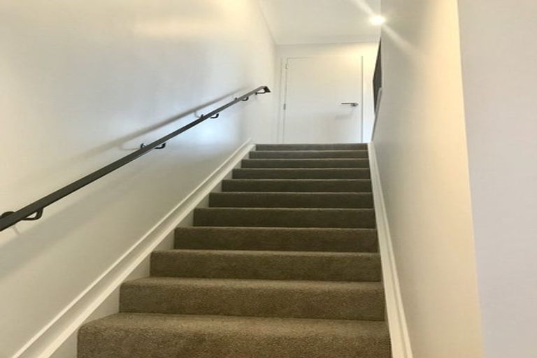 Photo of property in 10 Whimbrel Road, Flat Bush, Auckland, 2019