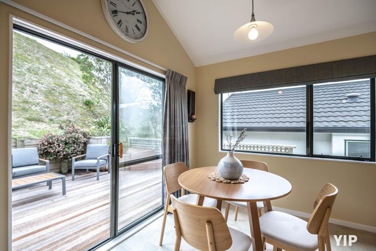 Photo of property in 4 Meadowcroft Grove, Johnsonville, Wellington, 6037