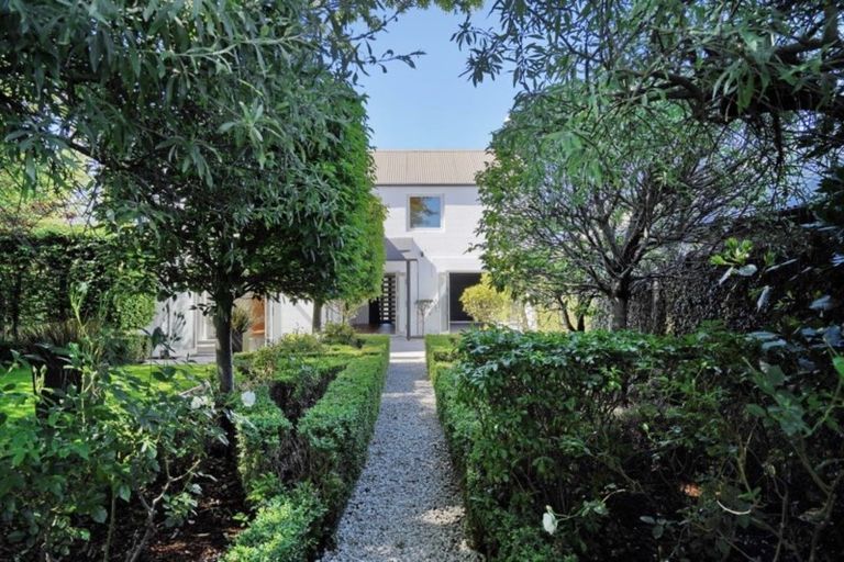 Photo of property in 21 Plynlimon Road, Fendalton, Christchurch, 8052