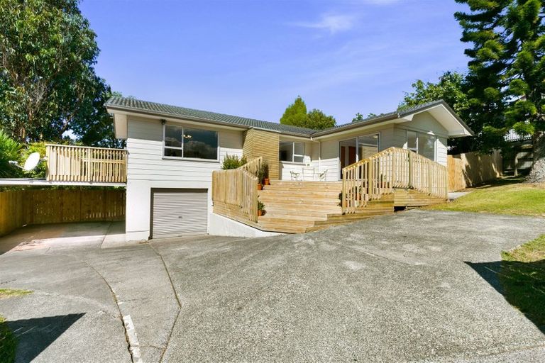 Photo of property in 19 Spinella Drive, Bayview, Auckland, 0629