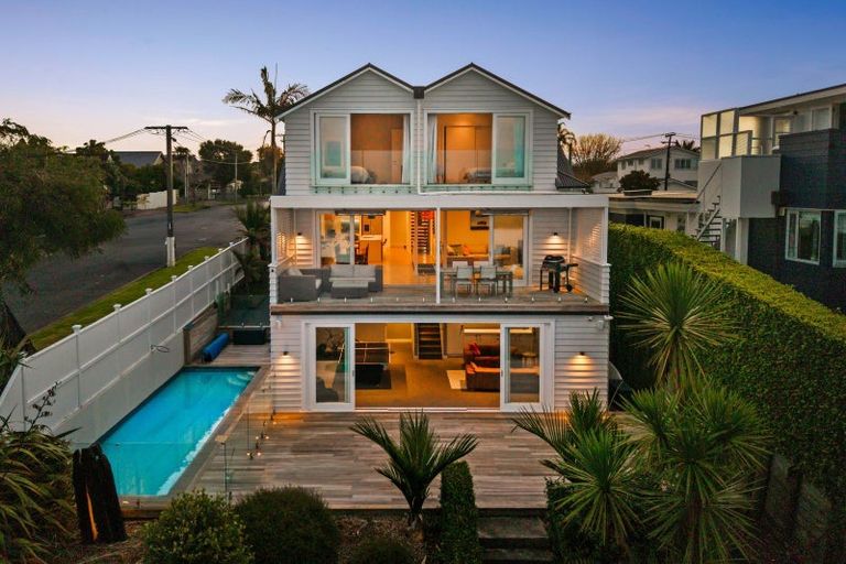 Photo of property in 1 Bangor Street, Point Chevalier, Auckland, 1022