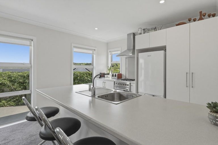 Photo of property in 11 Rochfort Crescent, Pyes Pa, Tauranga, 3112