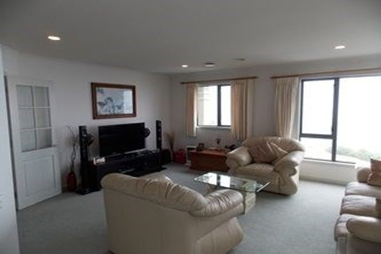 Photo of property in 3 Landsdowne Terrace, Karori, Wellington, 6012