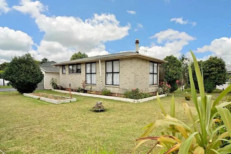 Photo of property in 4 Mccullough Avenue, Papatoetoe, Auckland, 2025