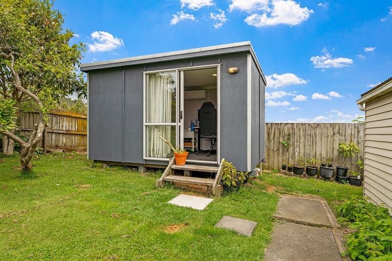 Photo of property in 3 Delshaw Avenue, Stanmore Bay, Whangaparaoa, 0932