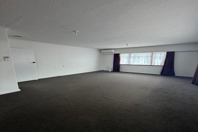 Photo of property in 15 Gibbs Crescent, Wainuiomata, Lower Hutt, 5014