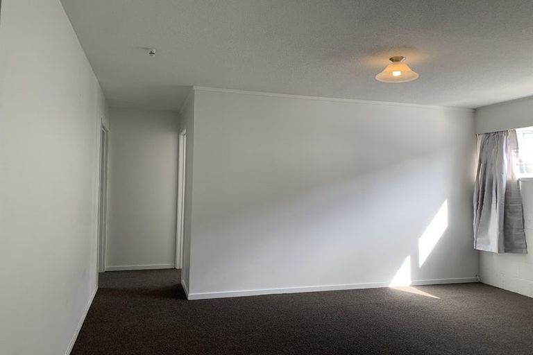 Photo of property in 4130 Great North Road, Glendene, Auckland, 0602