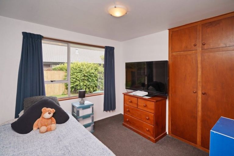 Photo of property in 2 Bush Street, Rangiora, 7400