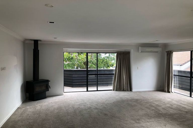 Photo of property in 54a Hattaway Avenue, Bucklands Beach, Auckland, 2012