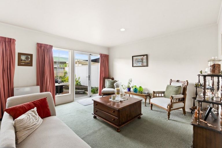 Photo of property in 102c Southampton Street West, Hastings, 4122